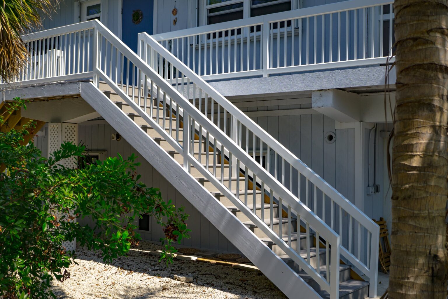 Choosing the Right Railing System for Residential and Commercial ...