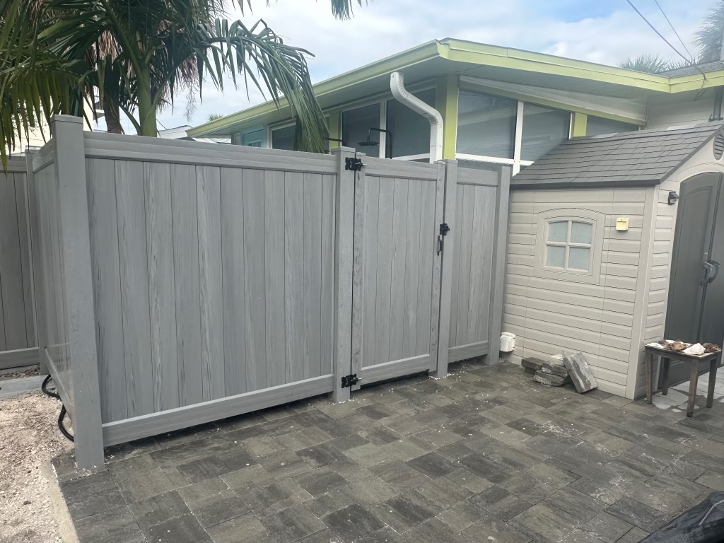 Vinyl privacy fence and gate system supplied to contractor in Ocala Florida